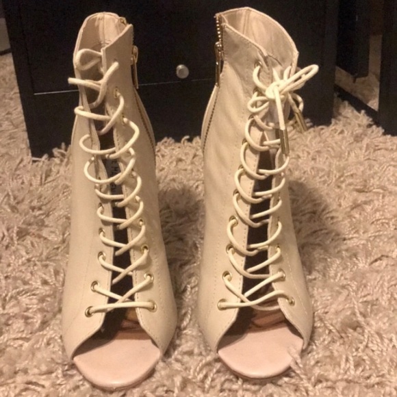 Steve Madden Gladly Lace up Heel booties Bone - Picture 2 of 5
